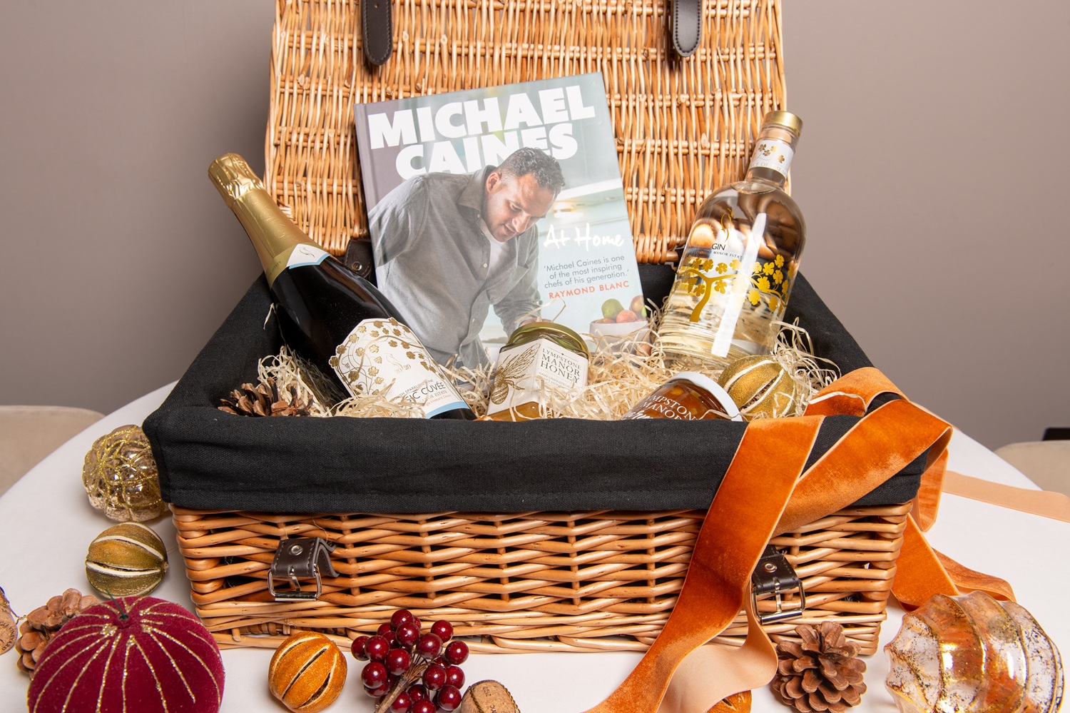 Lympstone Manor Estate Deluxe Hamper with Christmas decorations