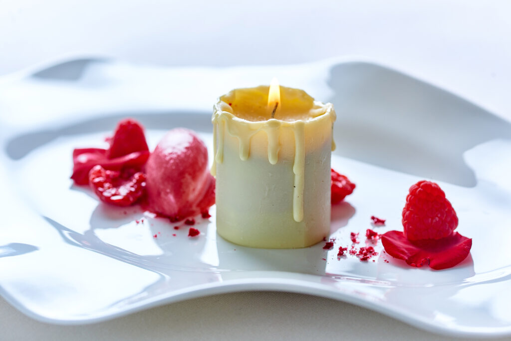 White chocolate candle with rose and raspberry sorbet